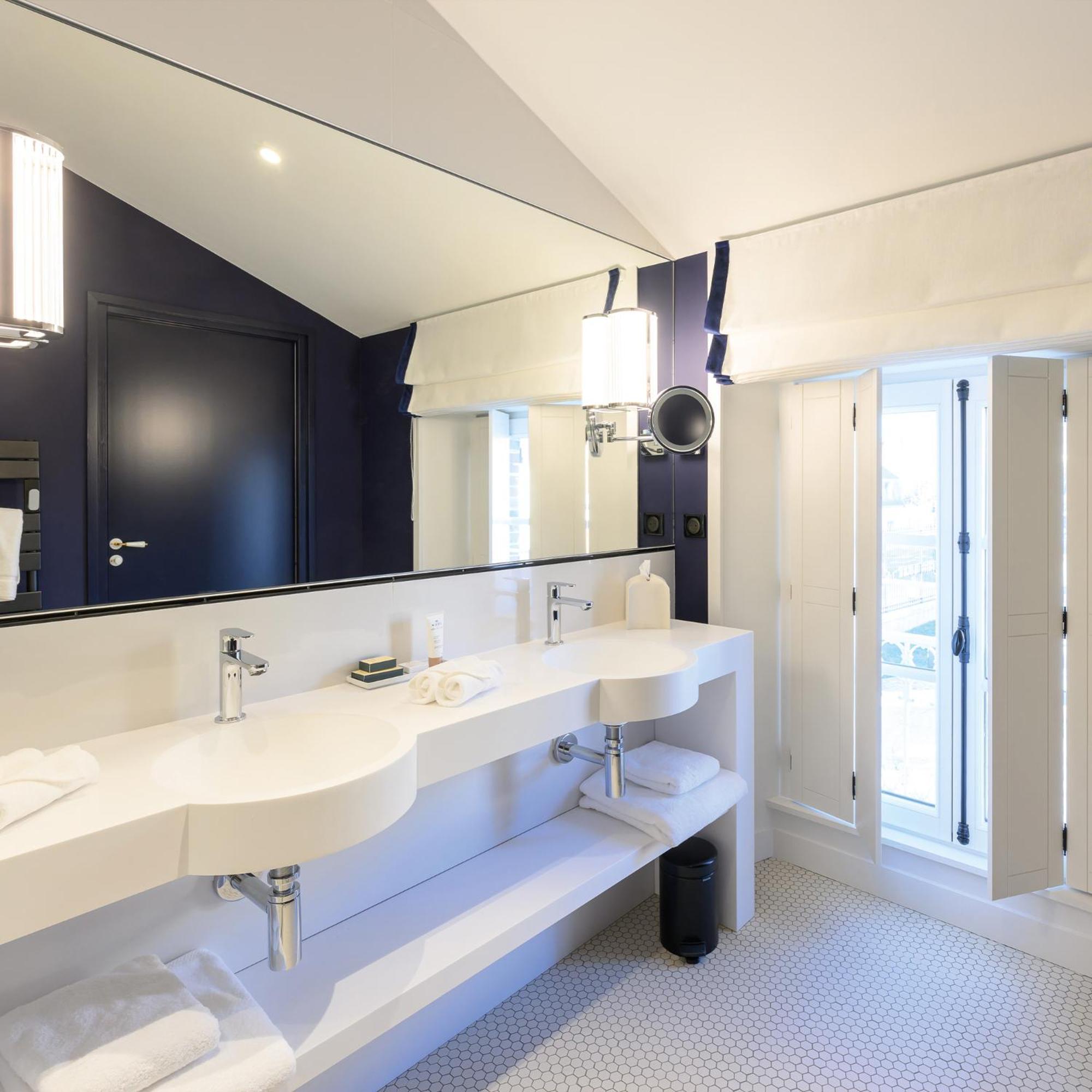 Les Suites Bb, Champagne Besserat De Bellefon Epernay Bagian luar foto